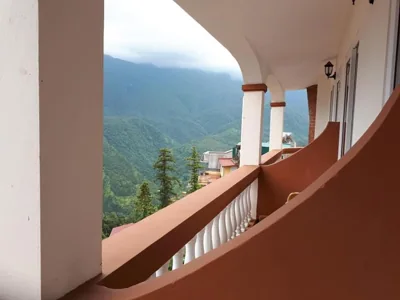Deluxe Room (2 Adults + 1 Child) — Cat Cat View Hotel